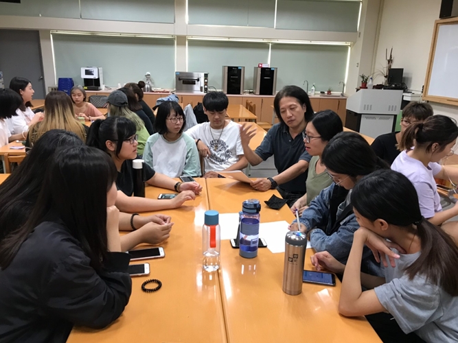 蘇建安老師與學員互動及討論