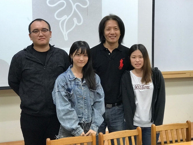 蘇建安老師與學員及學員作品合照